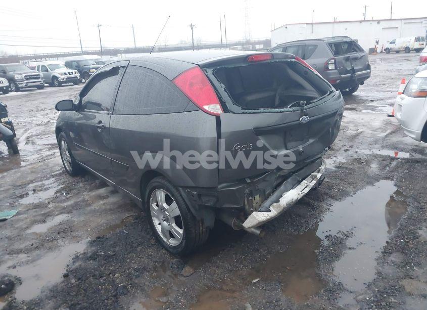 Photo 3 of 2003 Ford Focus ZX3 (VIN 3FAFP313X3R133617)