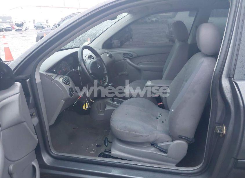 Photo 5 of 2003 Ford Focus ZX3 (VIN 3FAFP313X3R133617)