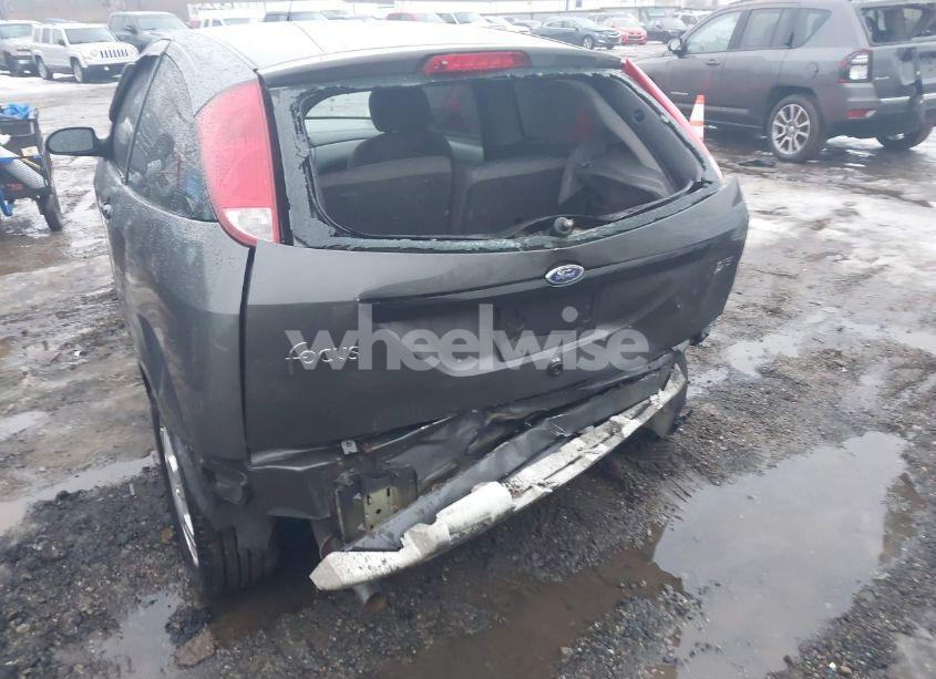 Photo 6 of 2003 Ford Focus ZX3 (VIN 3FAFP313X3R133617)