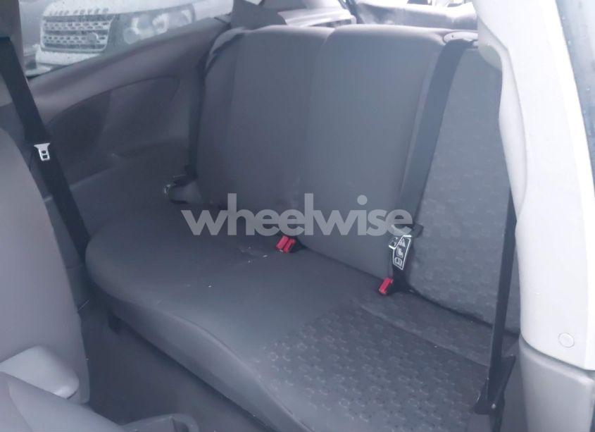 Photo 8 of 2003 Ford Focus ZX3 (VIN 3FAFP313X3R133617)