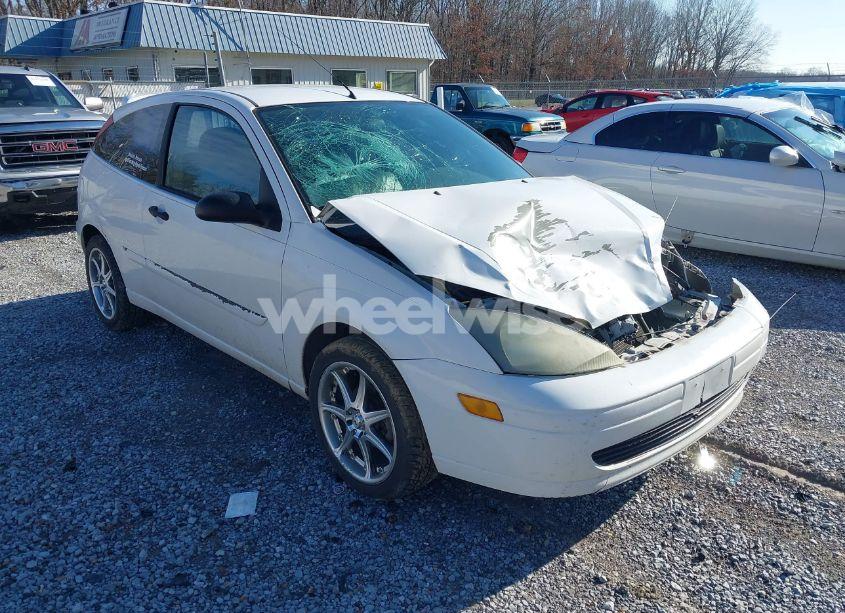 2004 Ford Focus ZX3 (VIN 3FAFP313X4R107035) main photo
