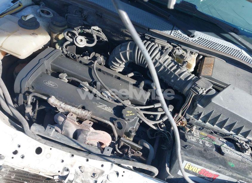 Photo 10 of 2004 Ford Focus ZX3 (VIN 3FAFP313X4R107035)