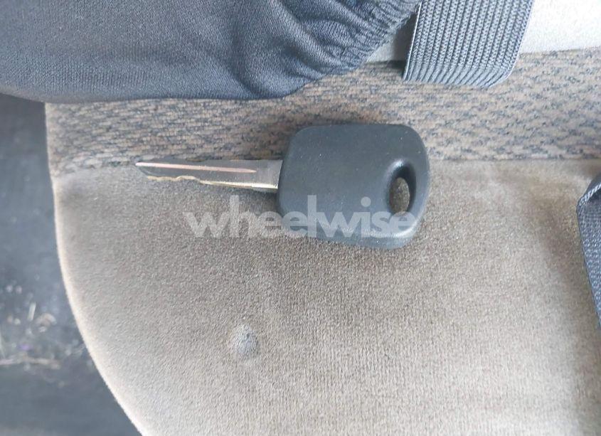 Photo 11 of 2004 Ford Focus ZX3 (VIN 3FAFP313X4R107035)