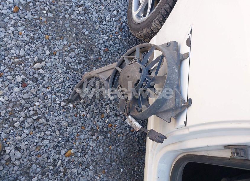 Photo 12 of 2004 Ford Focus ZX3 (VIN 3FAFP313X4R107035)