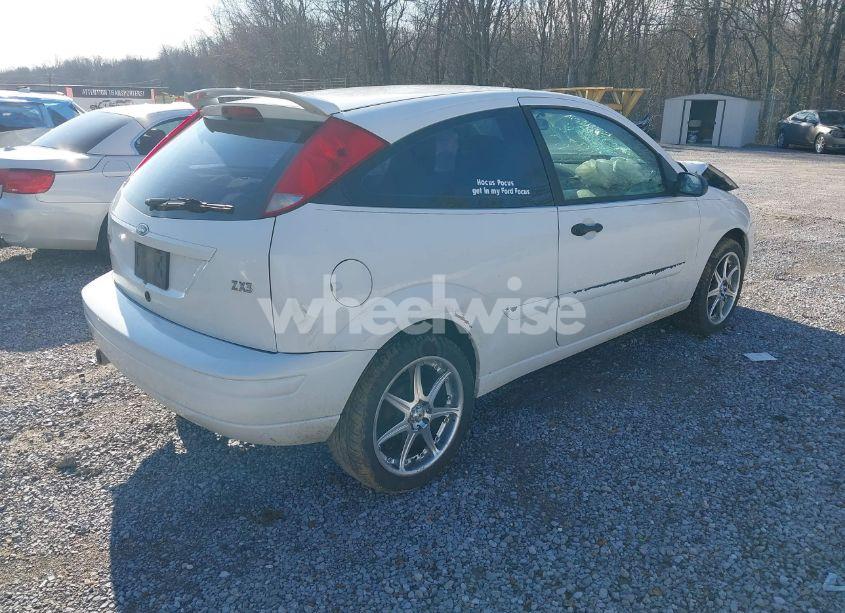Photo 4 of 2004 Ford Focus ZX3 (VIN 3FAFP313X4R107035)