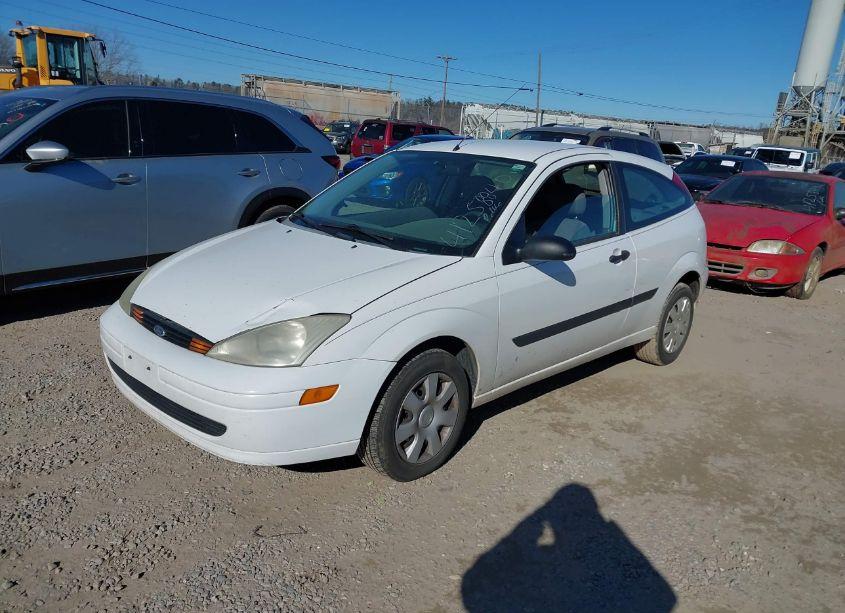 Photo 2 of 2004 Ford Focus ZX3 (VIN 3FAFP313X4R116768)