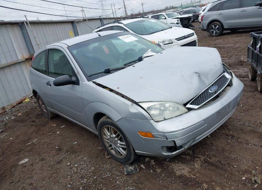 2005 Ford Focus ZX3 (VIN 3FAFP31N05R146204) main photo
