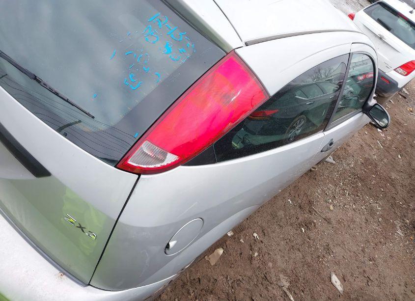 Photo 4 of 2005 Ford Focus ZX3 (VIN 3FAFP31N05R146204)