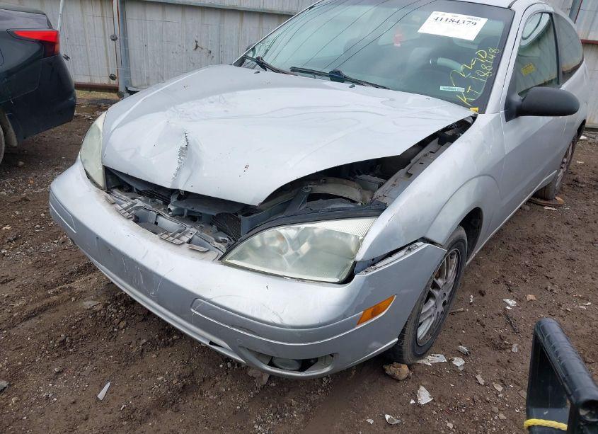 Photo 6 of 2005 Ford Focus ZX3 (VIN 3FAFP31N05R146204)