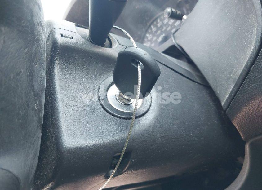 Photo 11 of 2005 Ford Focus ZX3 (VIN 3FAFP31N05R150706)