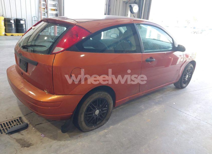 Photo 4 of 2005 Ford Focus ZX3 (VIN 3FAFP31N05R150706)