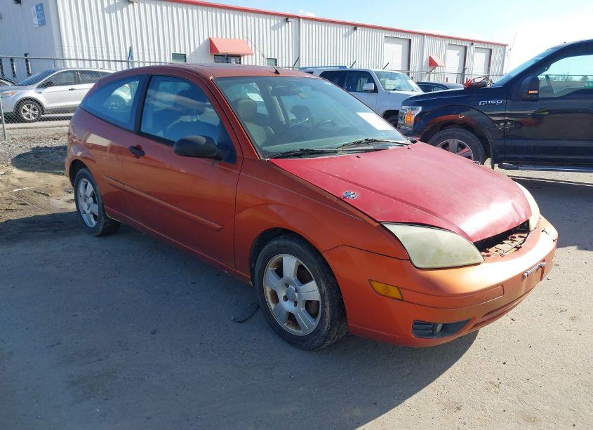2005 Ford Focus ZX3 (VIN 3FAFP31N15R130741) main photo