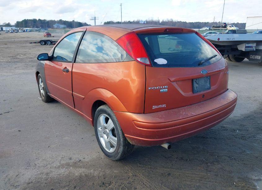 Photo 3 of 2005 Ford Focus ZX3 (VIN 3FAFP31N15R130741)