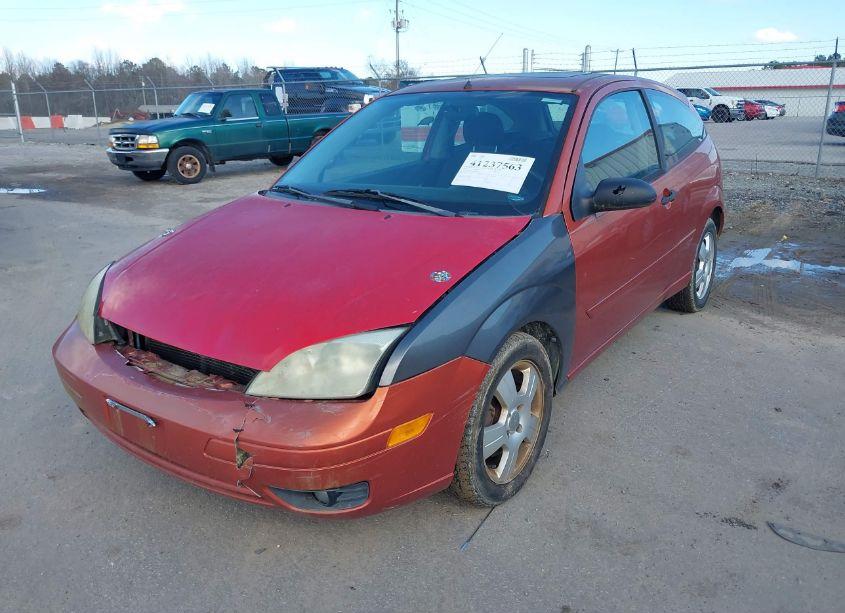 Photo 6 of 2005 Ford Focus ZX3 (VIN 3FAFP31N15R130741)