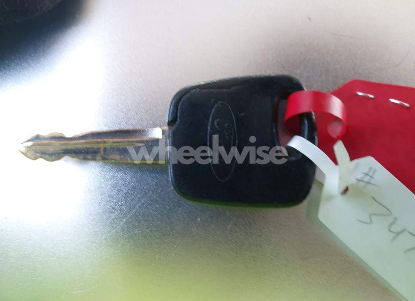 Photo 11 of 2005 Ford Focus ZX3 (VIN 3FAFP31N15R140900)