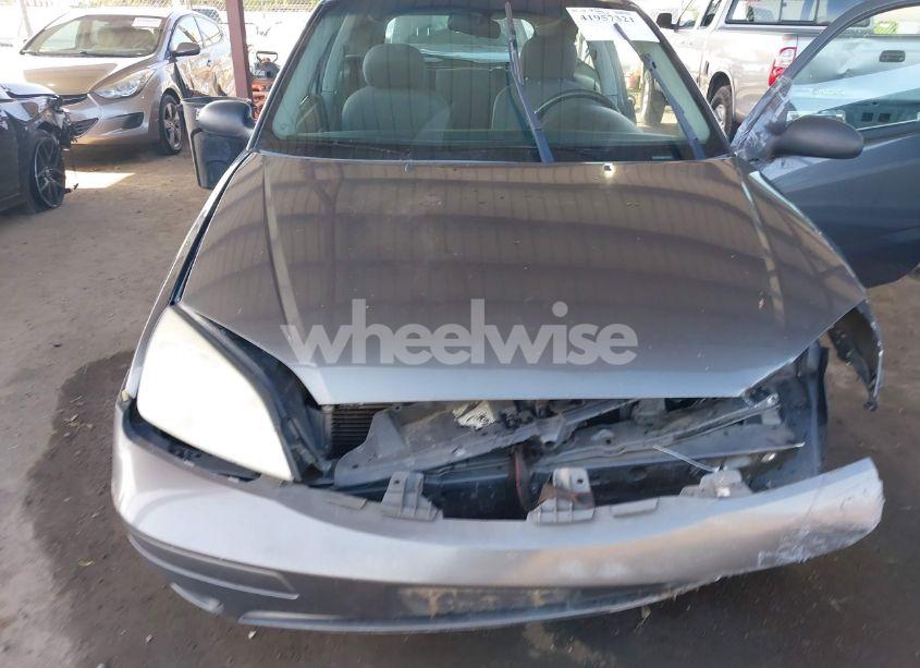 Photo 6 of 2005 Ford Focus ZX3 (VIN 3FAFP31N15R140900)