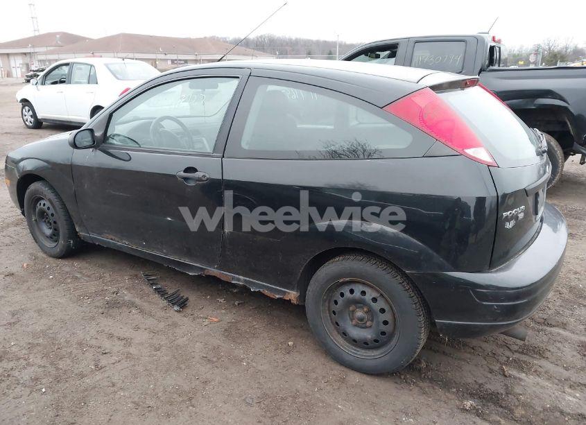 Photo 3 of 2005 Ford Focus ZX3 (VIN 3FAFP31N15R145630)
