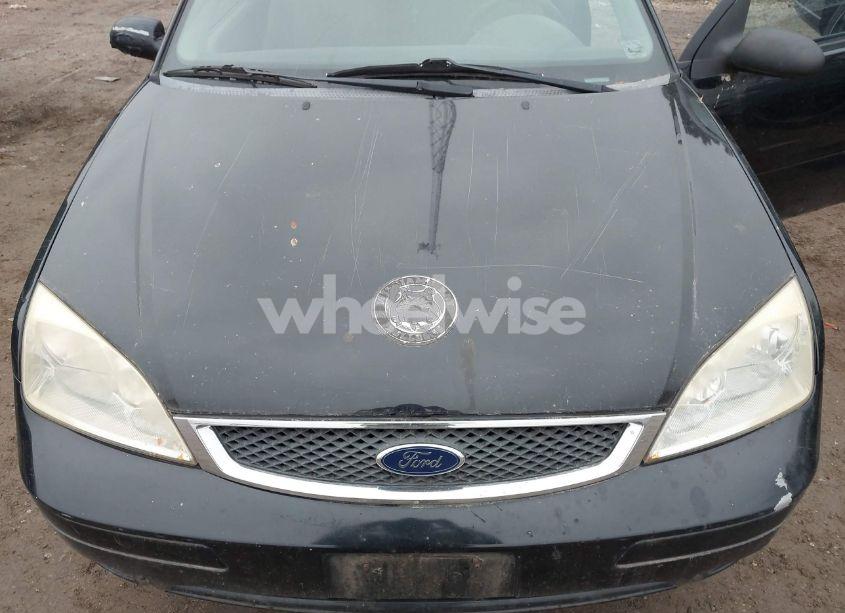 Photo 6 of 2005 Ford Focus ZX3 (VIN 3FAFP31N15R145630)