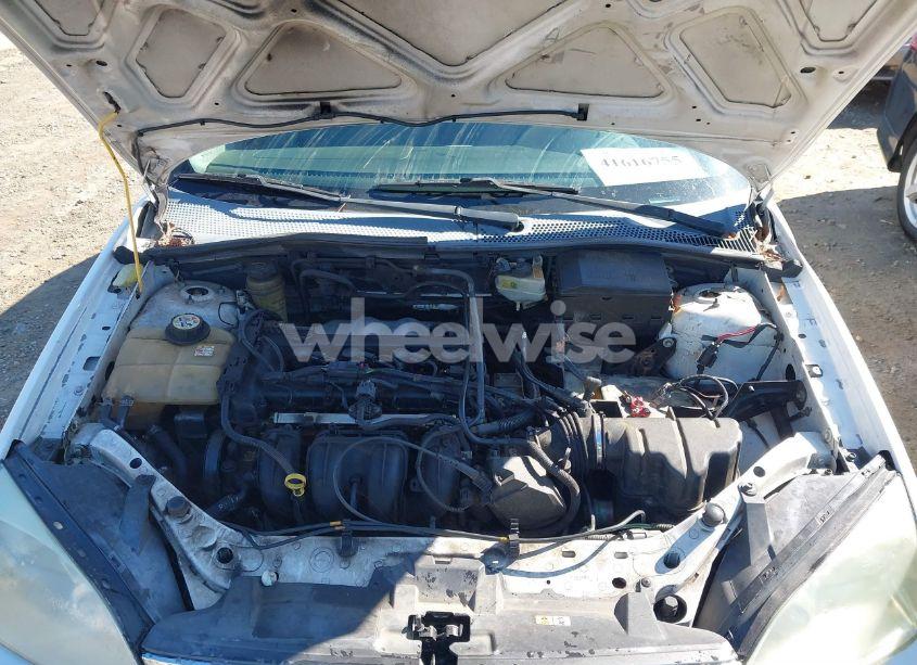 Photo 10 of 2005 Ford Focus ZX3 (VIN 3FAFP31N15R159897)