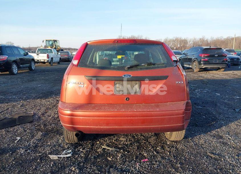 Photo 16 of 2005 Ford Focus ZX3 (VIN 3FAFP31N25R140713)