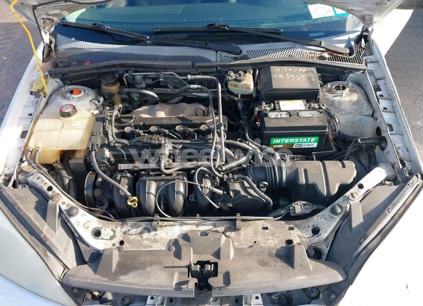 Photo 10 of 2005 Ford Focus ZX3 (VIN 3FAFP31N35R120342)