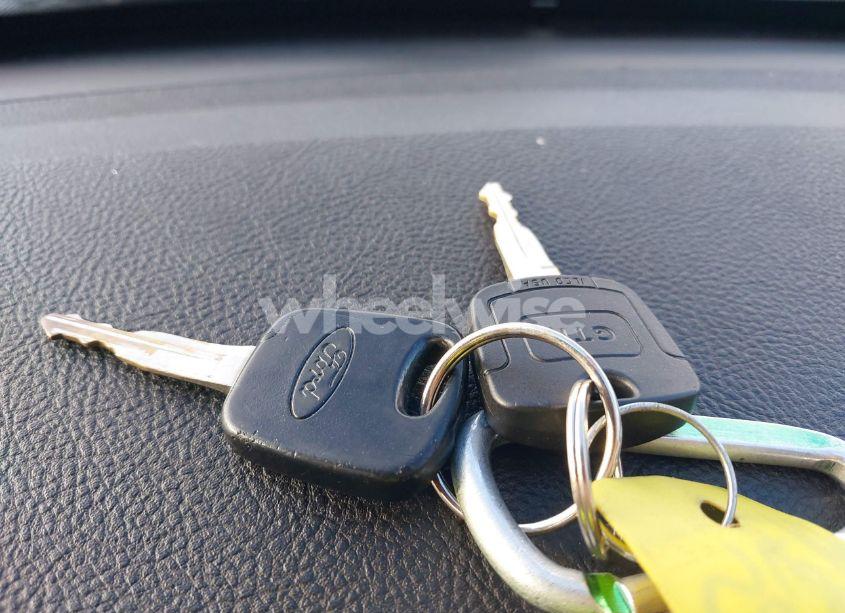 Photo 11 of 2005 Ford Focus ZX3 (VIN 3FAFP31N35R120342)