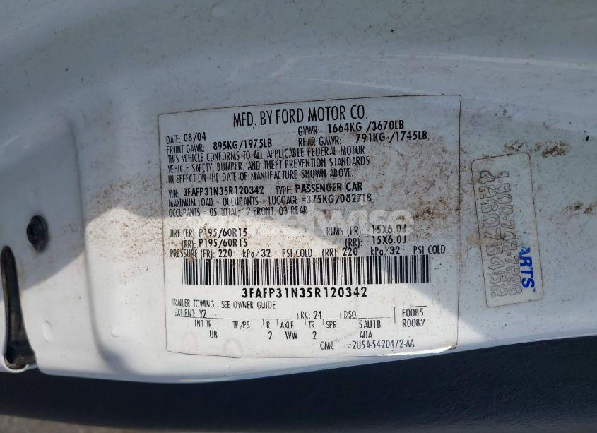 Photo 9 of 2005 Ford Focus ZX3 (VIN 3FAFP31N35R120342)