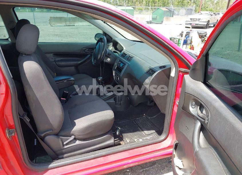 Photo 5 of 2005 Ford Focus ZX3 (VIN 3FAFP31N35R126691)