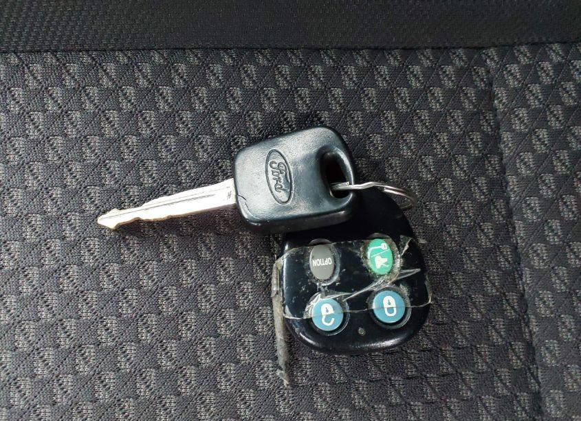 Photo 11 of 2005 Ford Focus ZX3 (VIN 3FAFP31N45R104053)