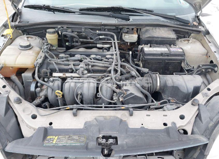 Photo 10 of 2005 Ford Focus ZX3 (VIN 3FAFP31N55R139605)