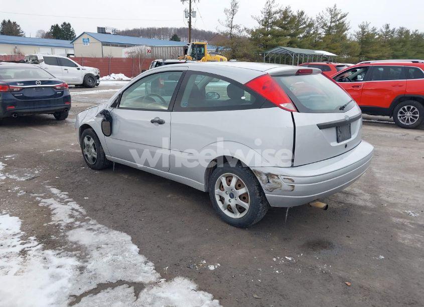 Photo 3 of 2005 Ford Focus ZX3 (VIN 3FAFP31N55R139605)