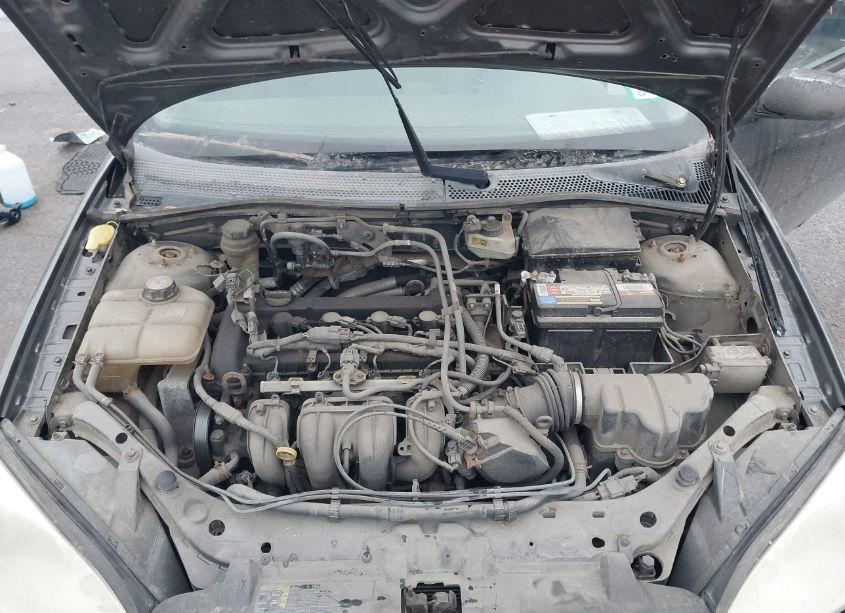 Photo 10 of 2005 Ford Focus ZX3 (VIN 3FAFP31N65R111473)