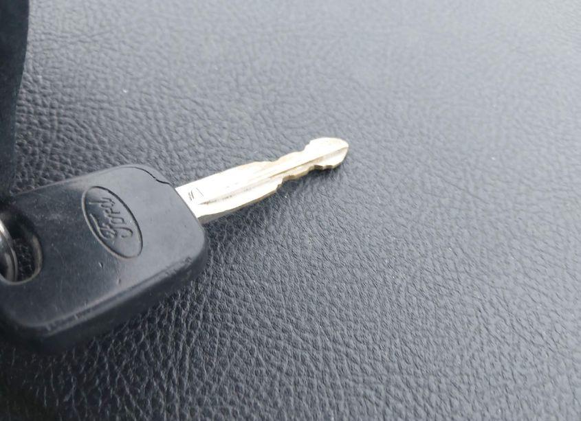 Photo 11 of 2005 Ford Focus ZX3 (VIN 3FAFP31N65R111473)