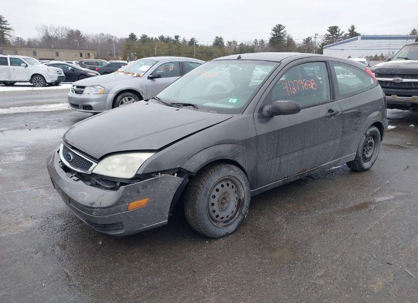 Photo 2 of 2005 Ford Focus ZX3 (VIN 3FAFP31N65R111473)