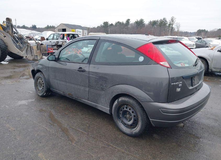 Photo 3 of 2005 Ford Focus ZX3 (VIN 3FAFP31N65R111473)