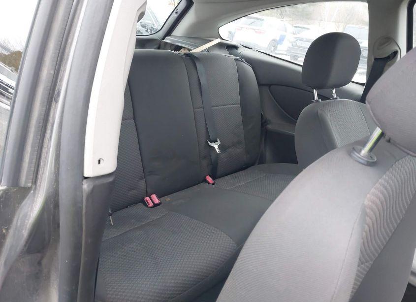 Photo 8 of 2005 Ford Focus ZX3 (VIN 3FAFP31N65R111473)