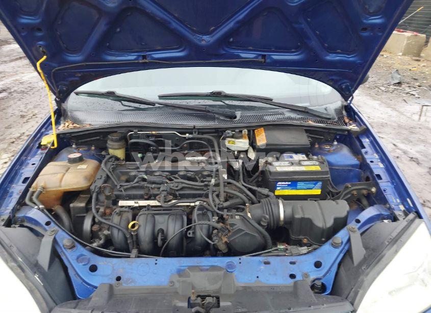 Photo 10 of 2005 Ford Focus ZX3 (VIN 3FAFP31N75R100627)