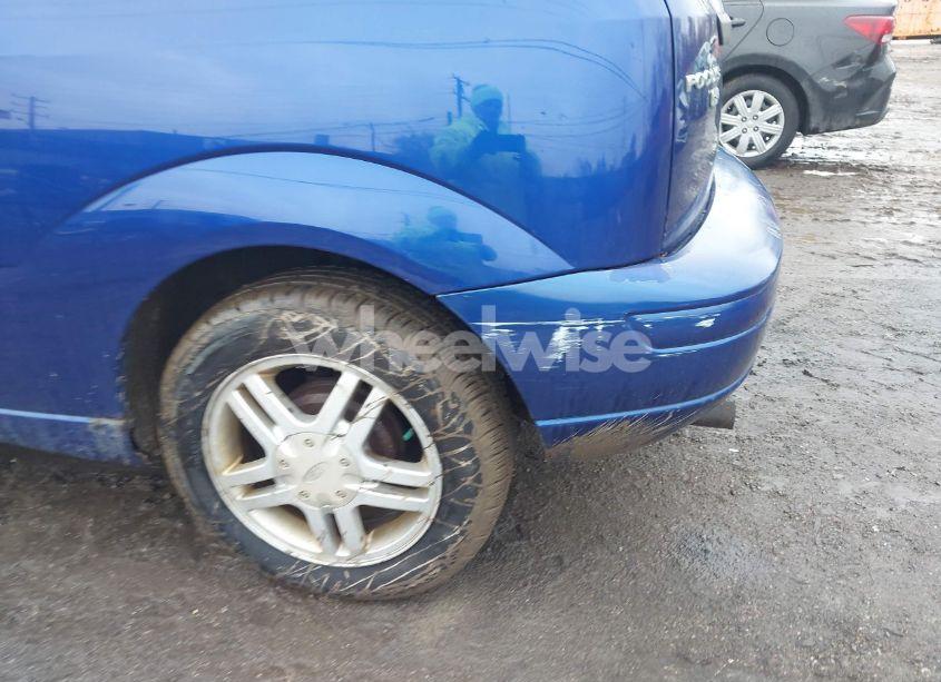 Photo 6 of 2005 Ford Focus ZX3 (VIN 3FAFP31N75R100627)