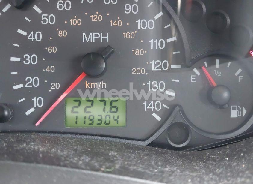 Photo 7 of 2005 Ford Focus ZX3 (VIN 3FAFP31N75R100627)