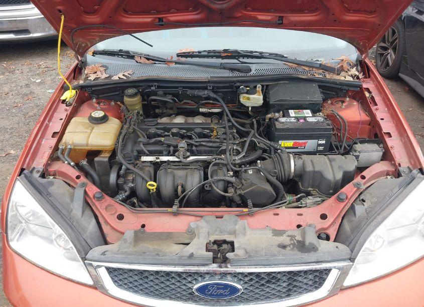 Photo 10 of 2005 Ford Focus ZX3 (VIN 3FAFP31N85R140411)