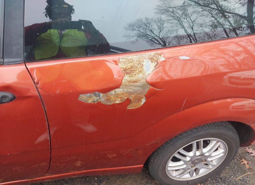 Photo 6 of 2005 Ford Focus ZX3 (VIN 3FAFP31N85R140411)