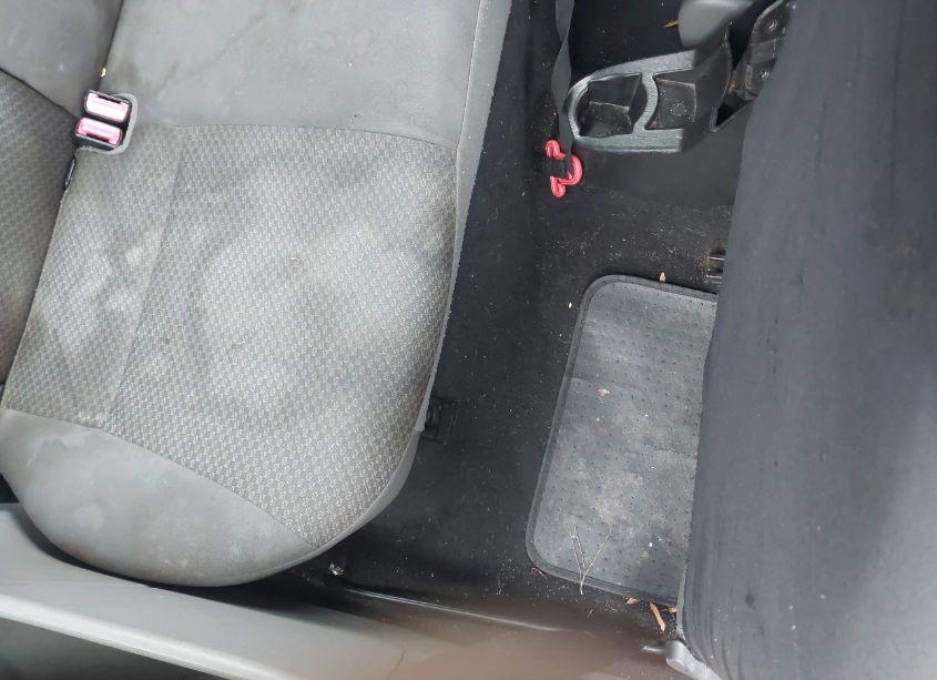 Photo 8 of 2005 Ford Focus ZX3 (VIN 3FAFP31N85R140411)