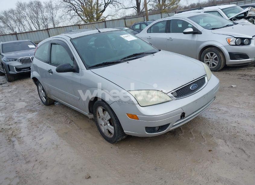 2005 Ford Focus ZX3 (VIN 3FAFP31N85R148623) main photo