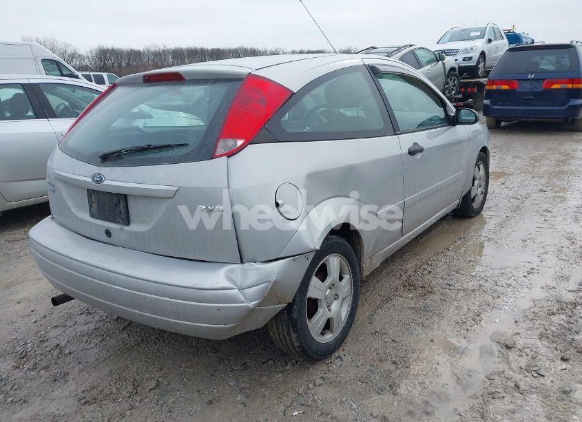 Photo 4 of 2005 Ford Focus ZX3 (VIN 3FAFP31N85R148623)