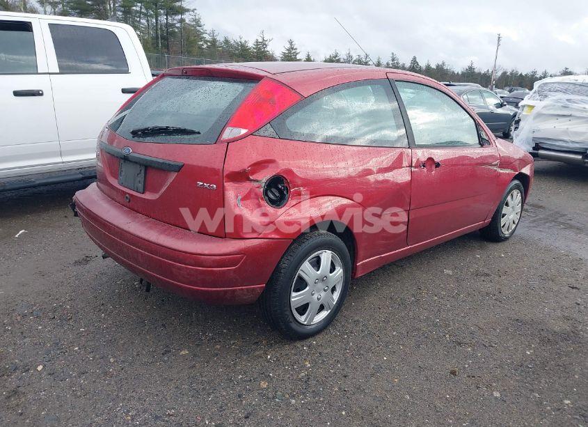 Photo 4 of 2005 Ford Focus ZX3 (VIN 3FAFP31N95R117512)