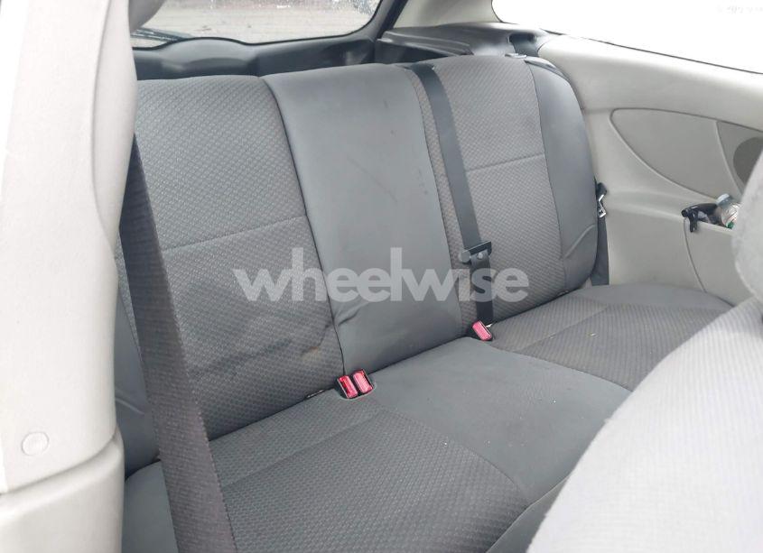 Photo 8 of 2005 Ford Focus ZX3 (VIN 3FAFP31N95R117512)