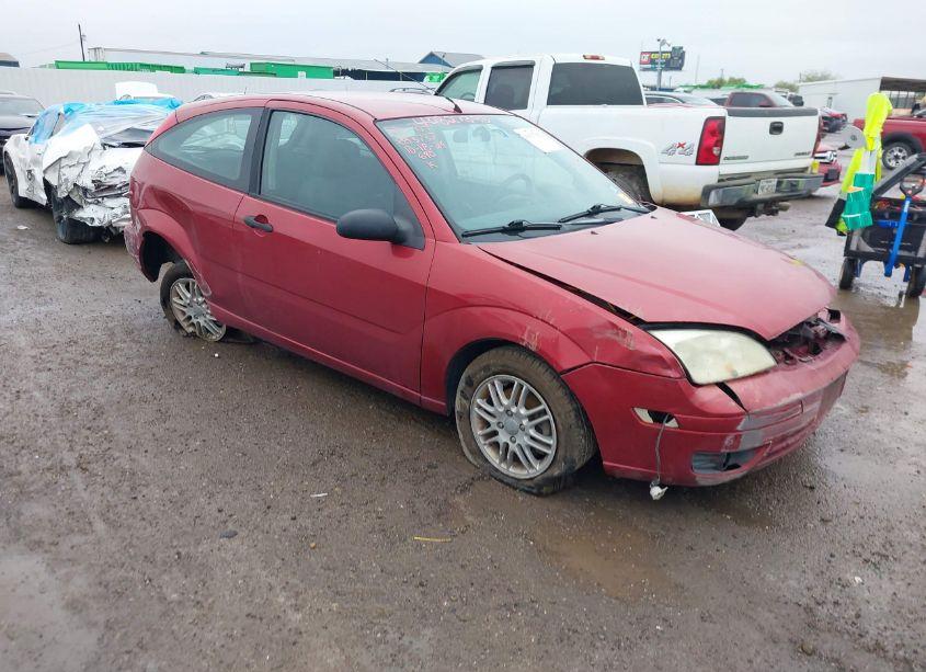 2005 Ford Focus ZX3 (VIN 3FAFP31NX5R140894) main photo