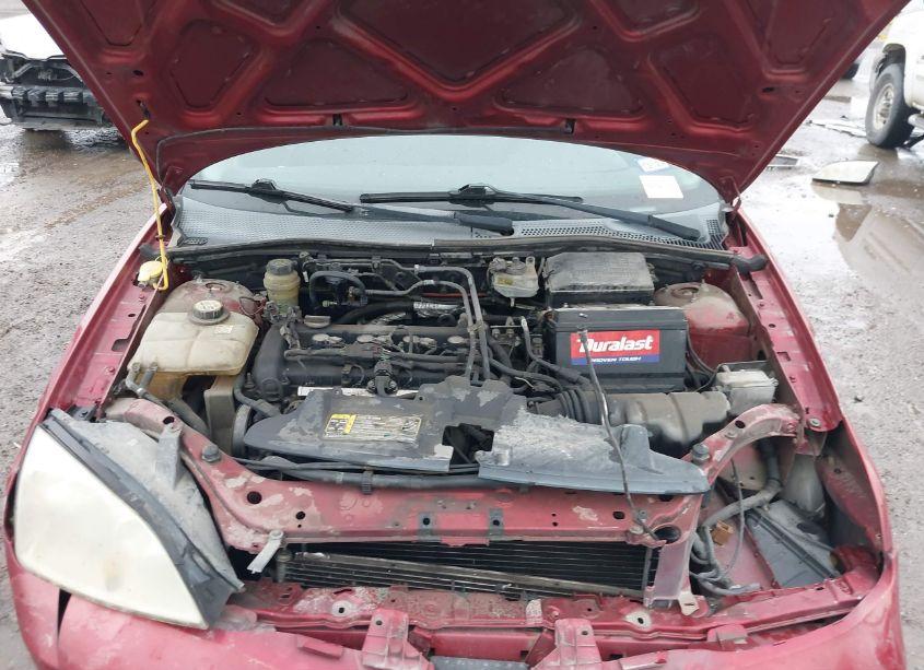 Photo 10 of 2005 Ford Focus ZX3 (VIN 3FAFP31NX5R140894)