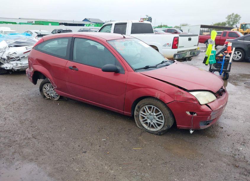 Photo 13 of 2005 Ford Focus ZX3 (VIN 3FAFP31NX5R140894)