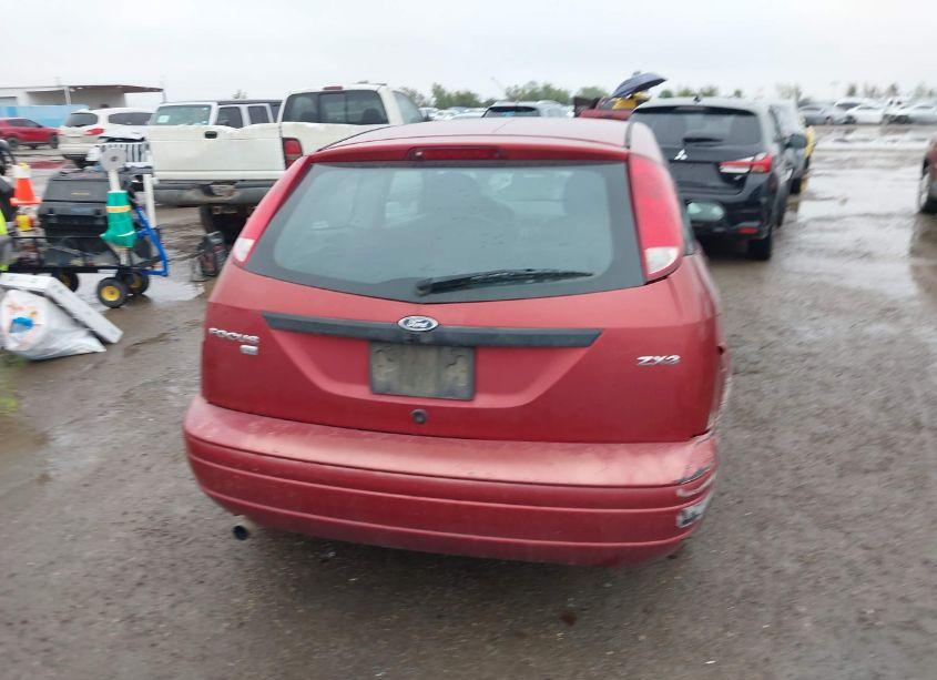 Photo 16 of 2005 Ford Focus ZX3 (VIN 3FAFP31NX5R140894)